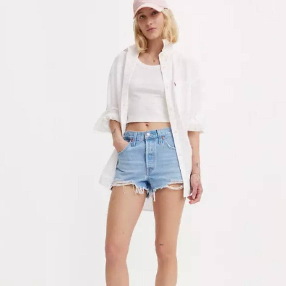 Levi's Women's 501 Denim Shorts Light Wash Size 31